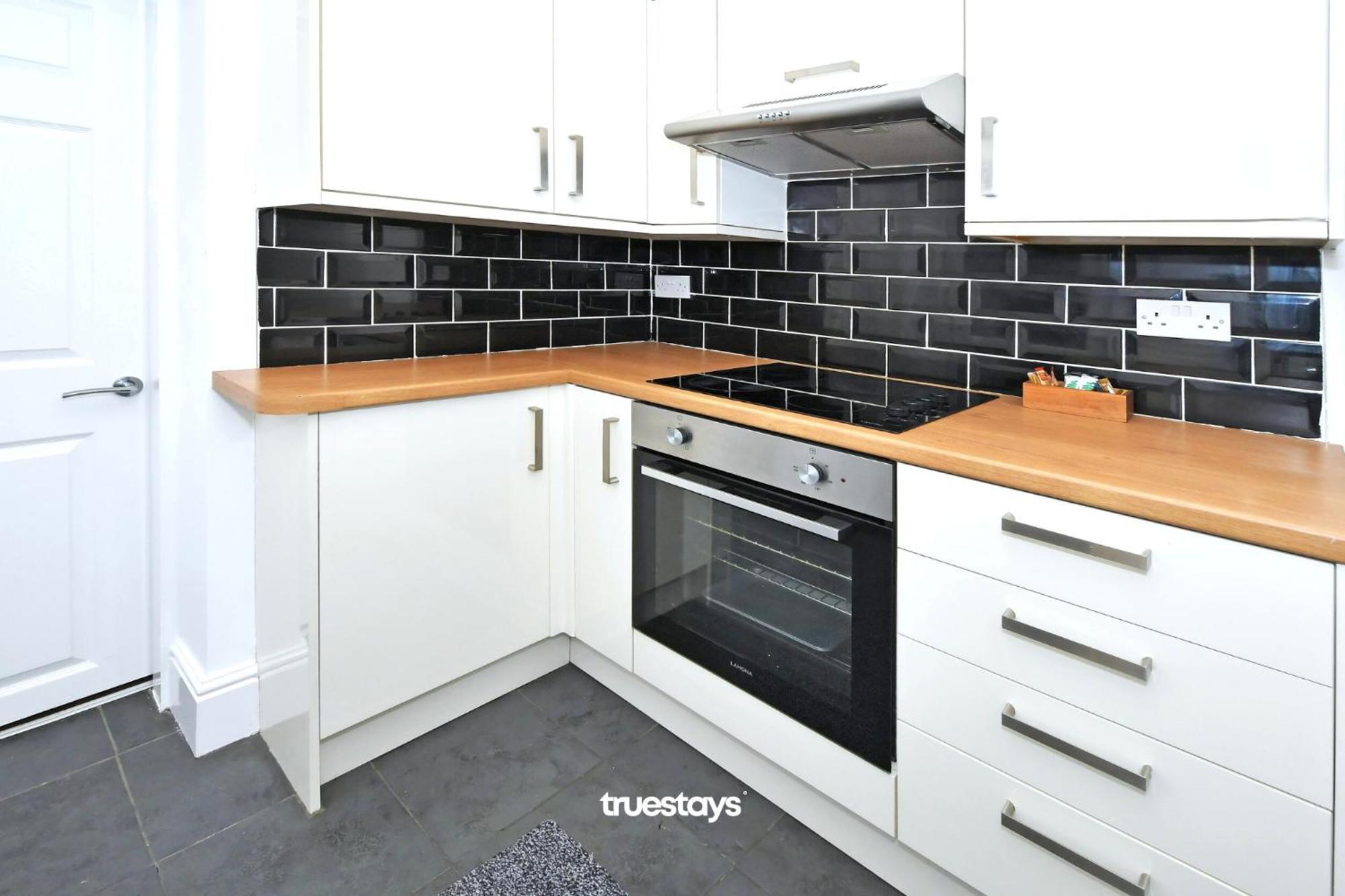 Gilman House By Truestays - 4 Bedroom House In Stoke-On-Trent Etruria Exterior photo